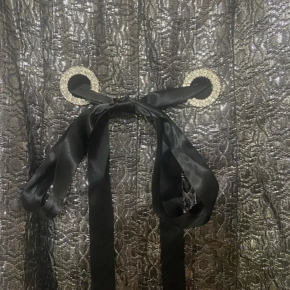 R&M Richards LIKE NEW metallic black/silver split neck sleeveless dress 12 - Picture 3 of 6